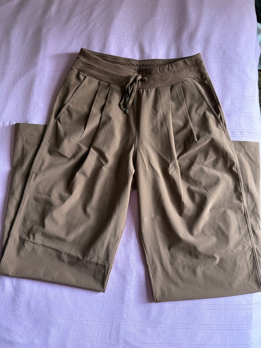 CALIA by Carrie Underwood Brown Pleated Drawstring Chinos